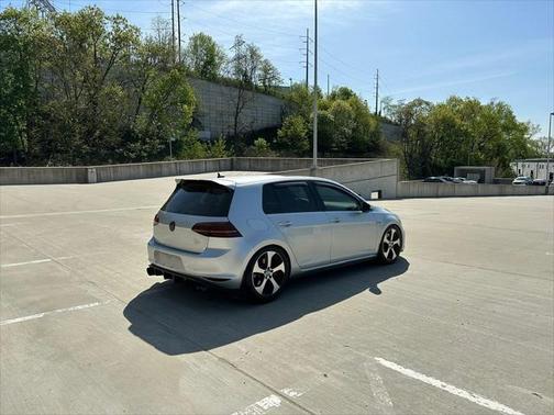 2017 Volkswagen Golf GTI 2.0T SE 4-Door
