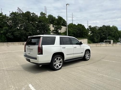 2016 Cadillac Escalade Luxury