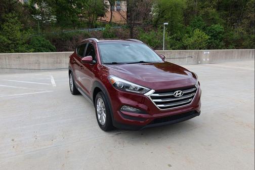 Ruby Wine 2017 Hyundai TUCSON SE