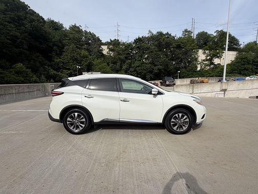 Pearl White 2017 Nissan Murano SL
