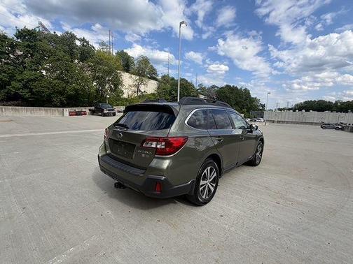 Wilderness Green Metallic 2018 Subaru Outback 2.5i Limited