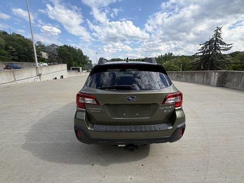 Wilderness Green Metallic 2018 Subaru Outback 2.5i Limited