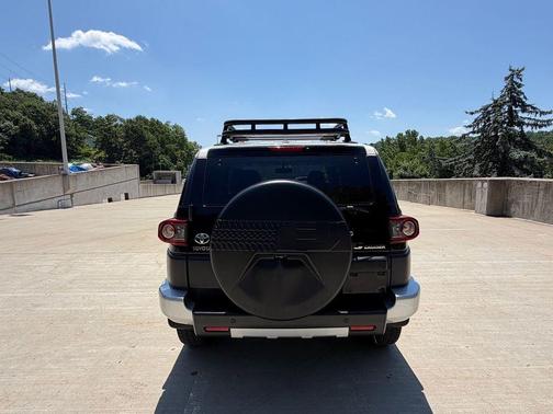 2014 Toyota FJ Cruiser Base