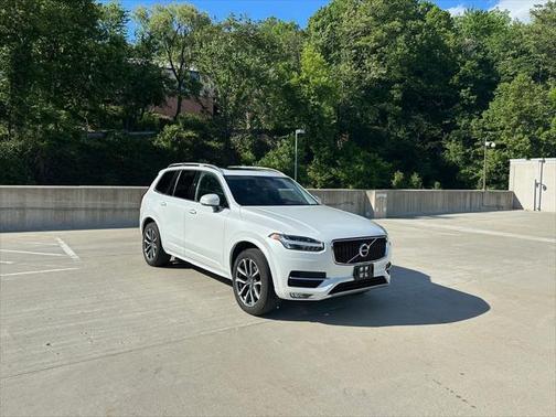 2019 Volvo XC90 T6 Momentum