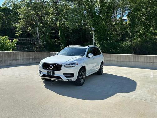 2019 Volvo XC90 T6 Momentum