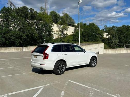 2019 Volvo XC90 T6 Momentum