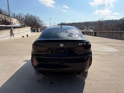 2015 BMW X6 M 