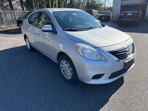 2014 Nissan Versa 1.6 SV