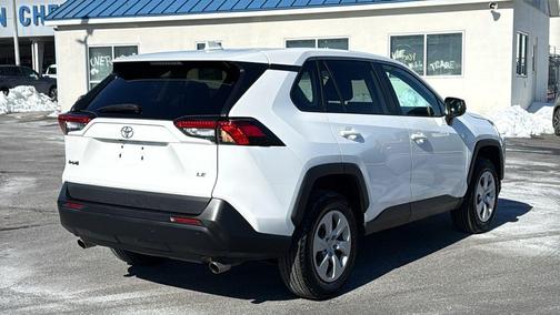 2024 Toyota RAV4 LE