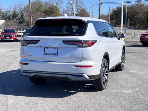 2025 Mitsubishi Outlander SE