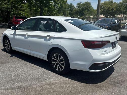 Pure White 2024 Volkswagen Jetta 1.5T S