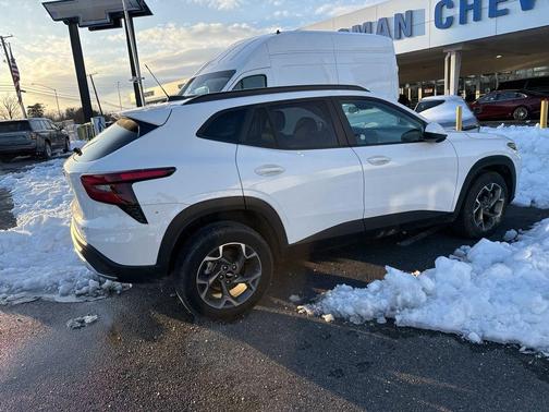 2024 Chevrolet Trax LT