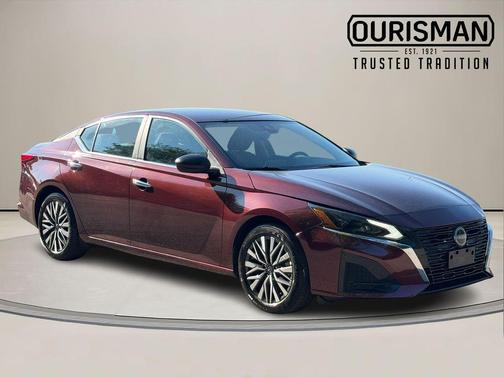 Garnet Pearl 2025 Nissan Altima SV