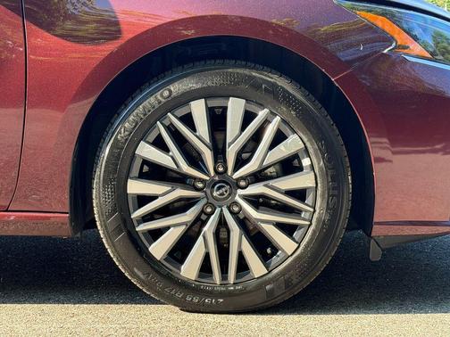 Garnet Pearl 2025 Nissan Altima SV