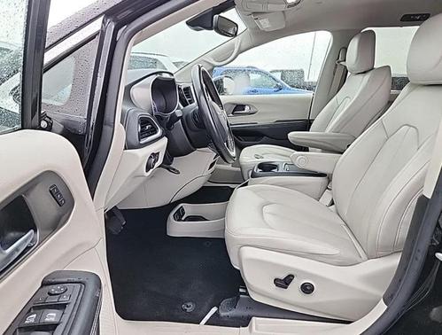 2021 Chrysler Pacifica Hybrid Touring L