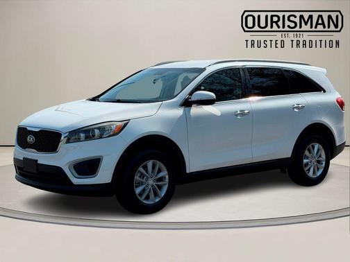 Snow White Pearl 2017 Kia Sorento LX