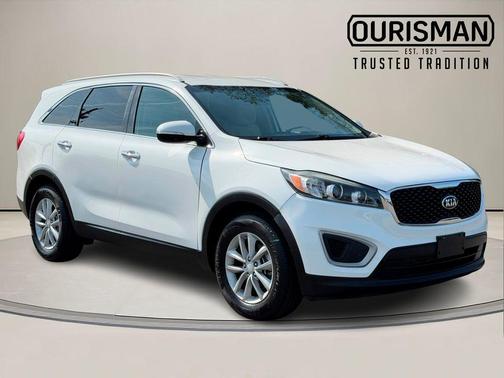 Snow White Pearl 2017 Kia Sorento LX