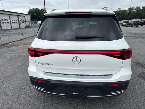 Midnight Black 2024 Mercedes-Benz EQB 250 Base