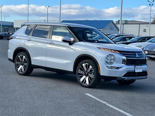 2026 Mitsubishi Outlander SE