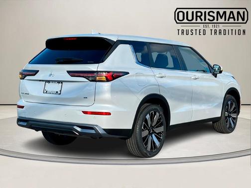 2026 Mitsubishi Outlander SE