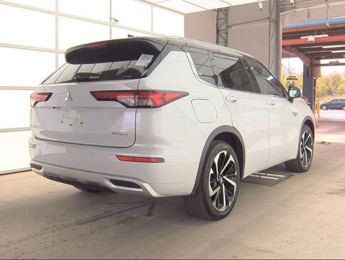 2023 Mitsubishi Outlander PHEV SEL