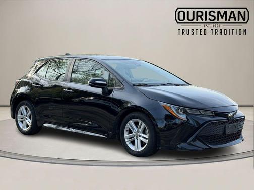 Midnight Black Metallic 2019 Toyota Corolla Hatchback SE