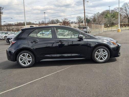 Midnight Black Metallic 2019 Toyota Corolla Hatchback SE