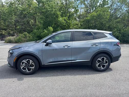 Silver 2025 Kia Sportage LX