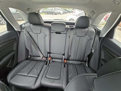 2024 Audi Q5 45 S line quattro Premium