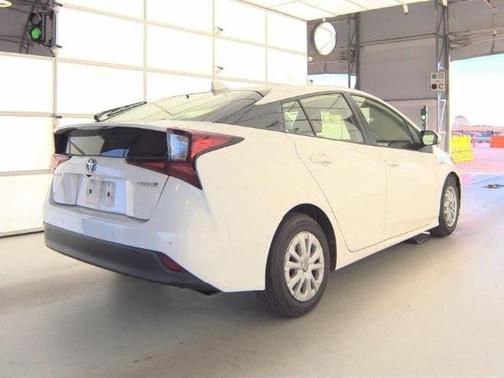 2022 Toyota Prius LE