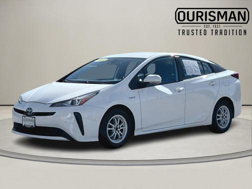 2022 Toyota Prius LE