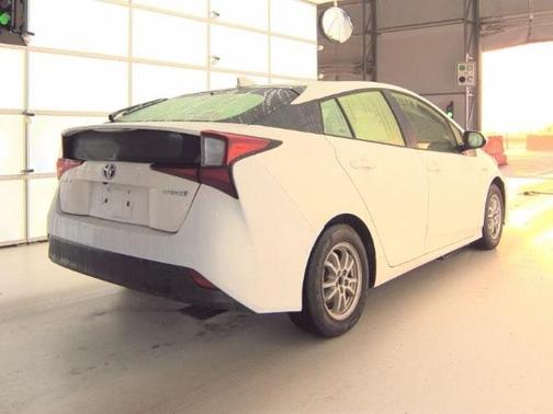 2022 Toyota Prius LE