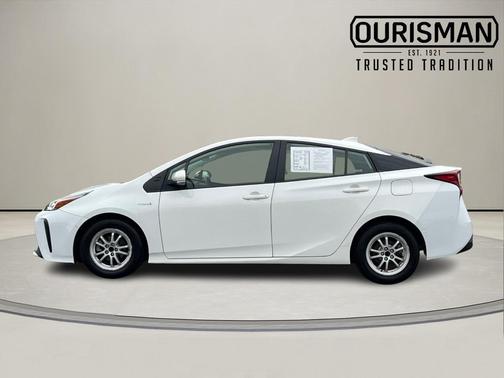 2022 Toyota Prius LE