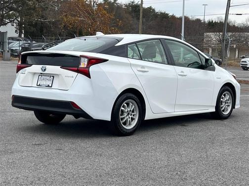 2022 Toyota Prius LE