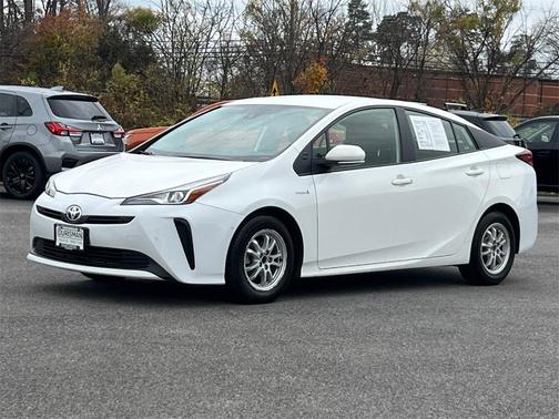 2022 Toyota Prius LE