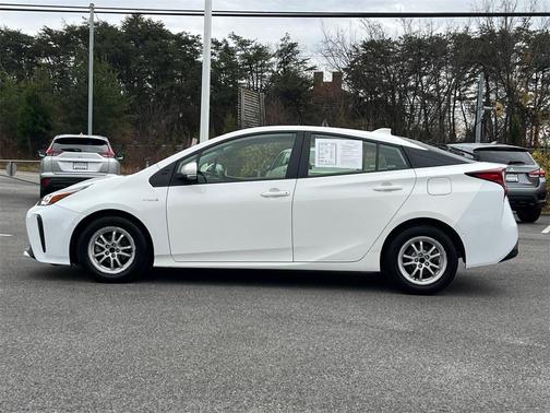 2022 Toyota Prius LE