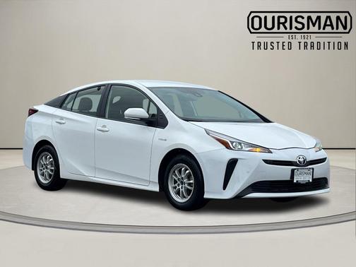 2022 Toyota Prius LE