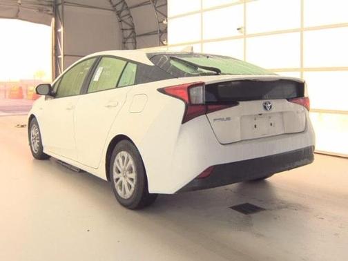 2022 Toyota Prius LE