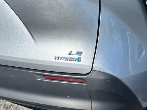 2024 Toyota Sienna LE