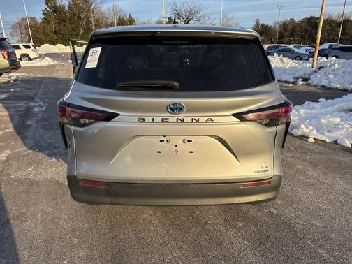 2024 Toyota Sienna LE