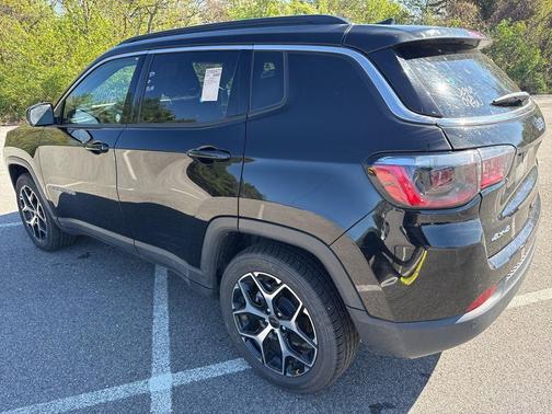 Diamond Black 2025 Jeep Compass Limited