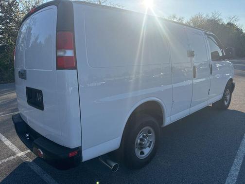 Summit White 2017 Chevrolet Express 2500 Work Van
