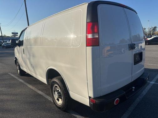 Summit White 2017 Chevrolet Express 2500 Work Van
