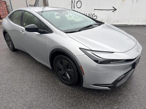 2024 Toyota Prius LE