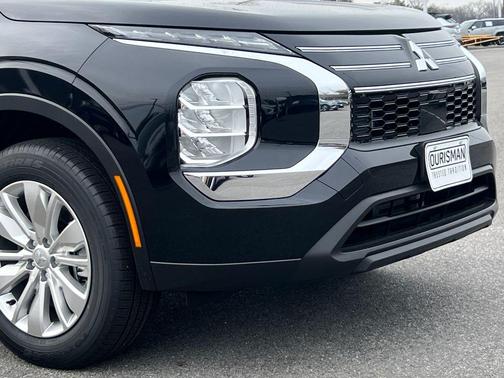 2026 Mitsubishi Outlander ES