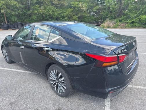 Black 2025 Nissan Altima SV