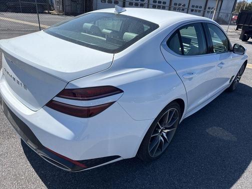 White 2025 Genesis G70 2.5T