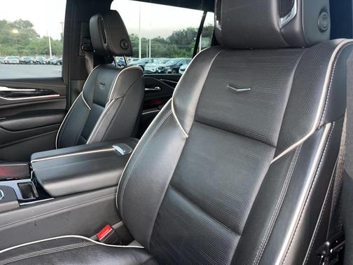 2022 Cadillac Escalade ESV Sport