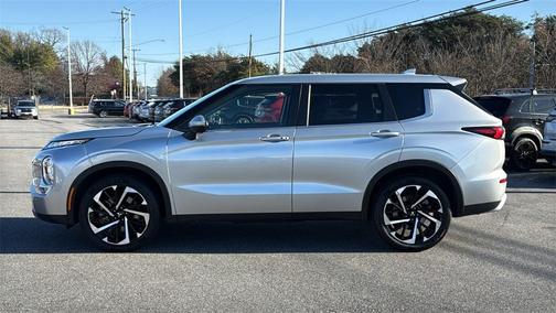 2024 Mitsubishi Outlander SE