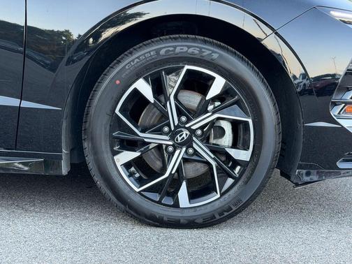 Black 2025 Hyundai SONATA SEL